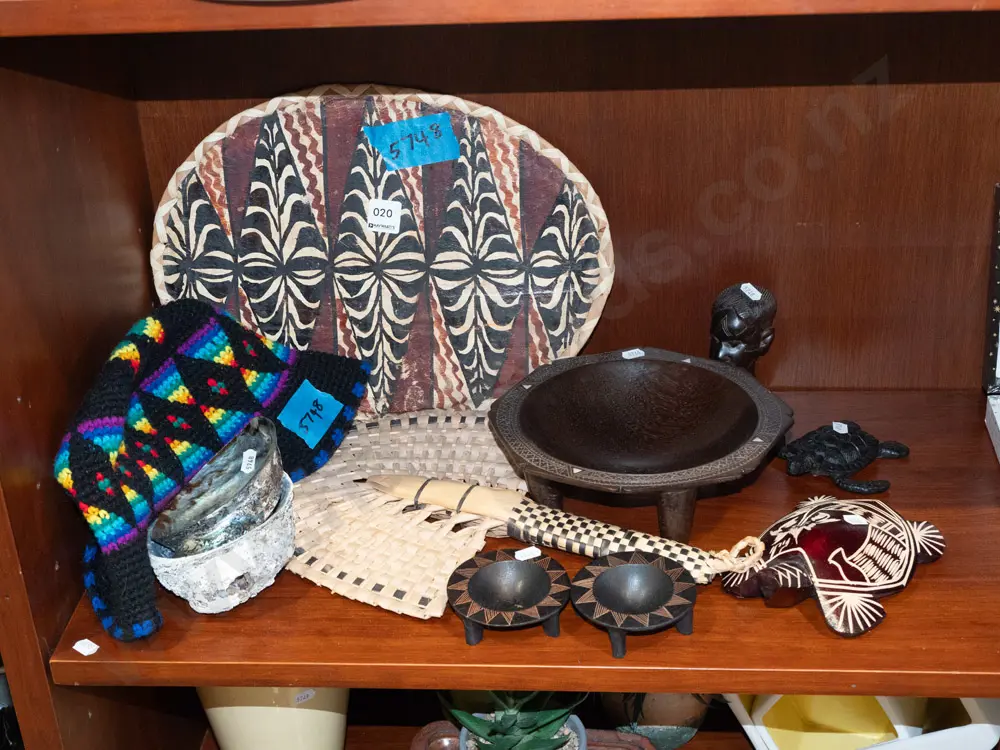 souvenir Fiji ware, paua shells, and a hat Image 1++