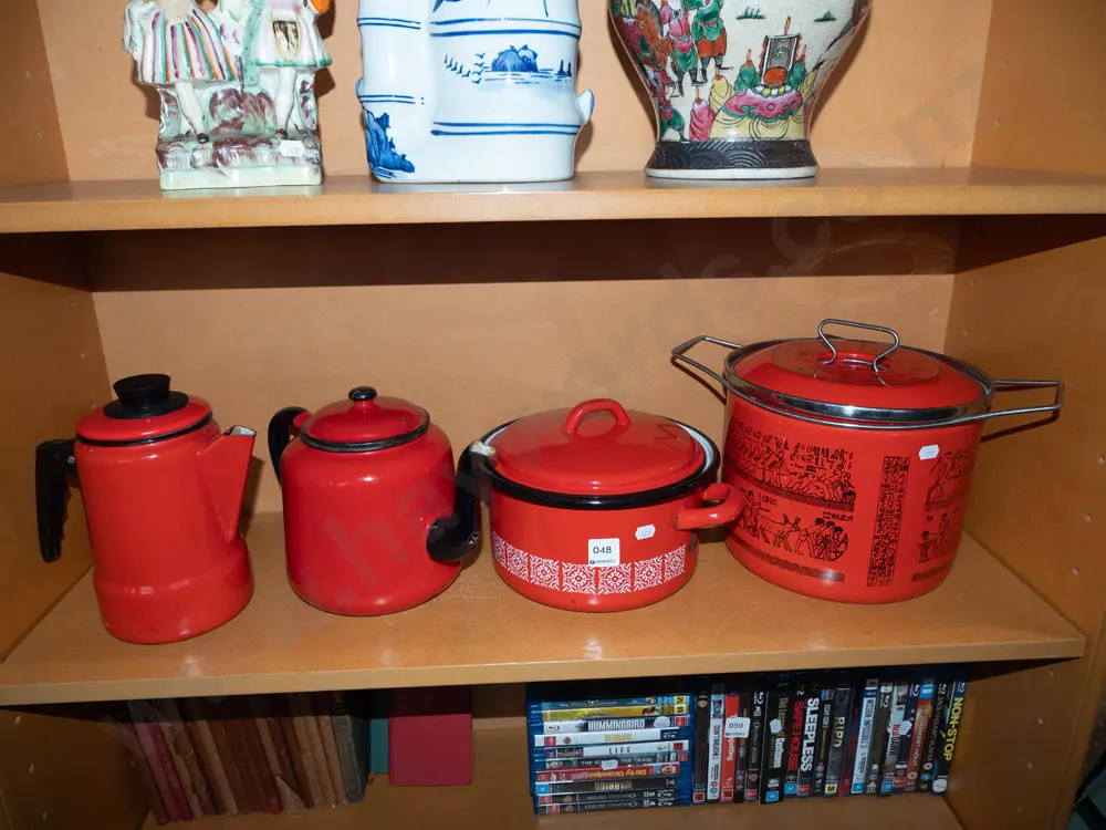 enamel teapots and lidded pots Image 1++