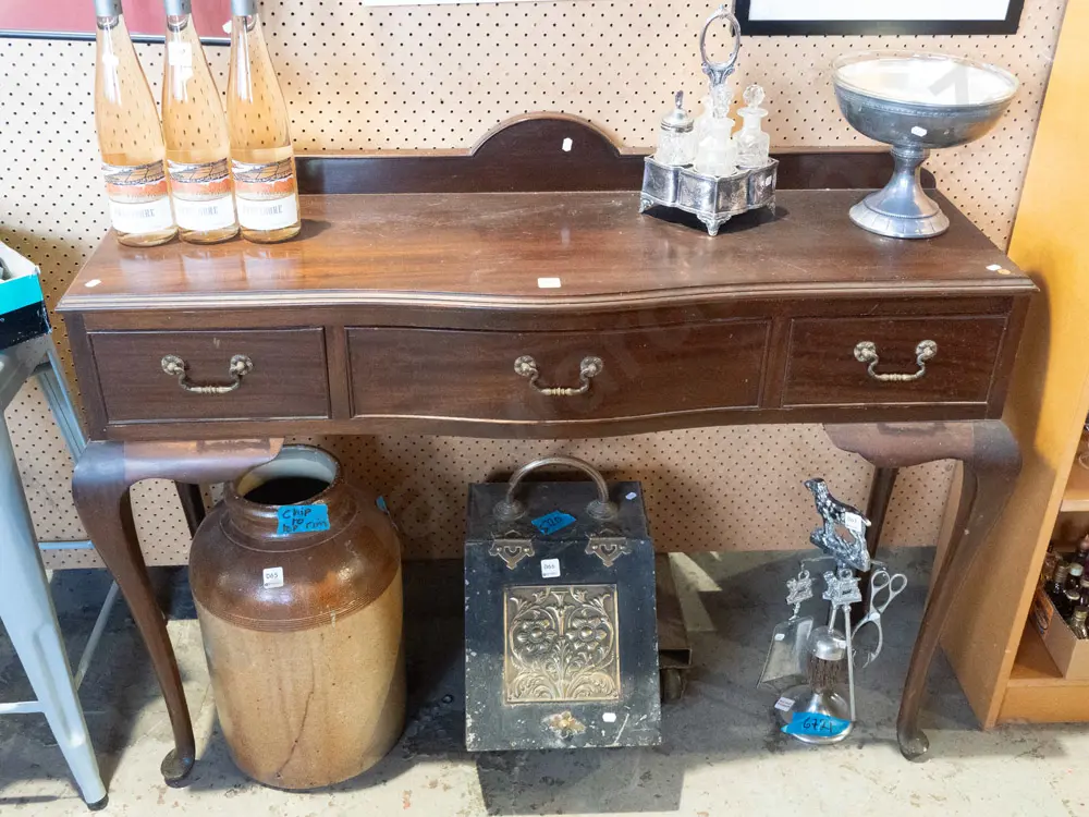 reproduction mahogany cab-leg 3-drawer hall table with bow front H-860 W-1130  Image 1++