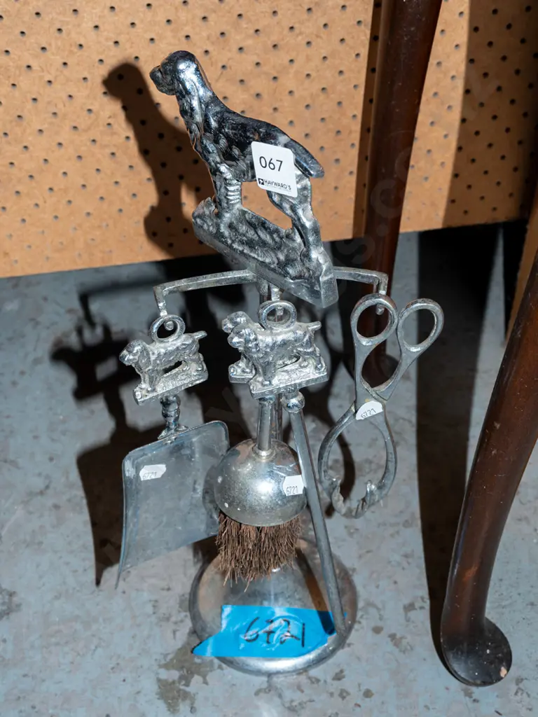 chrome dog themed fireside set Image 1++