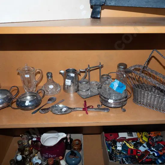 shelf; basket, plated ware, condiment sets - 1 has chips etc