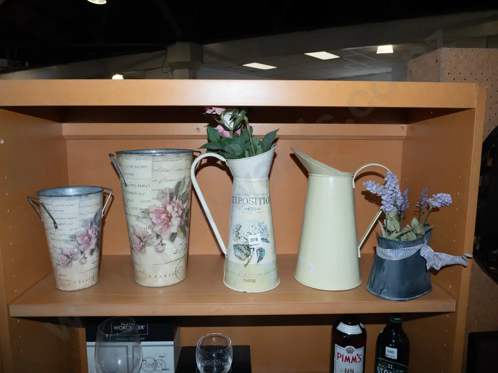 shelf; metal jugs, vases, faux flowers Tallest jug H300 Image 1++