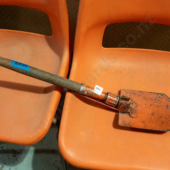 trenching shovel
