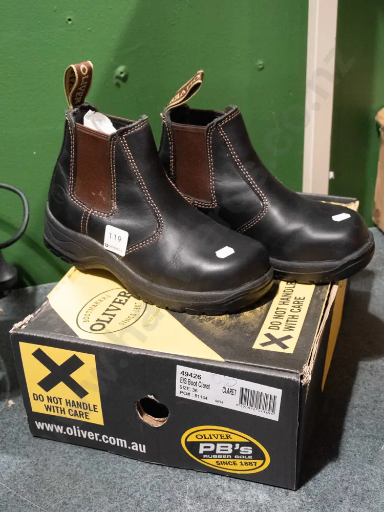 as new pair of Oliver size 36 steel cap boots Image 1++