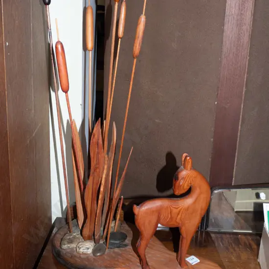 wooden table top ornament - has damage H770