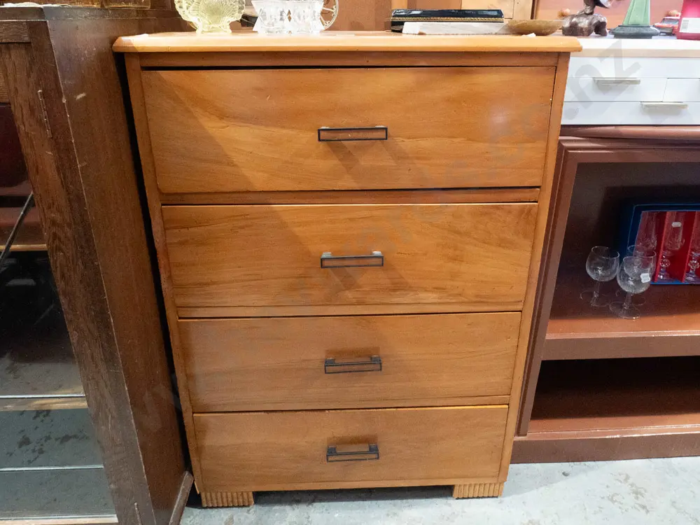 rimu 4 drawer chest H900 W620 D350 Image 1++
