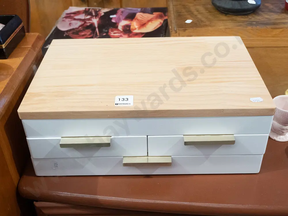 small 4 drawer jewellery chest H120 W340 D230 Image 1++