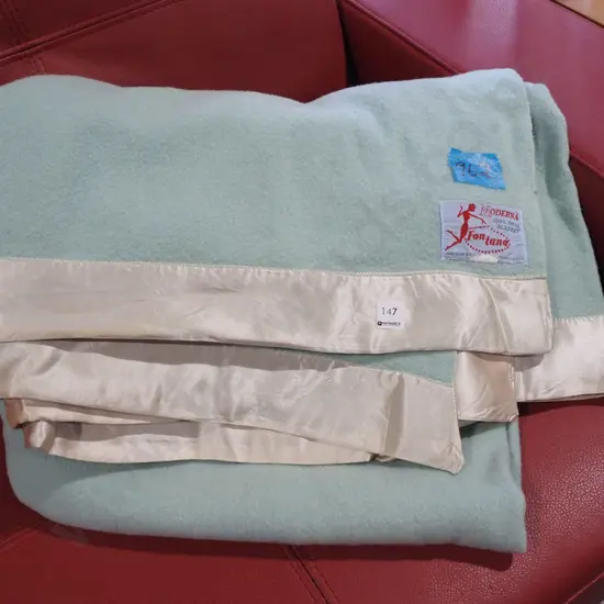 Fontana green woollen blanket