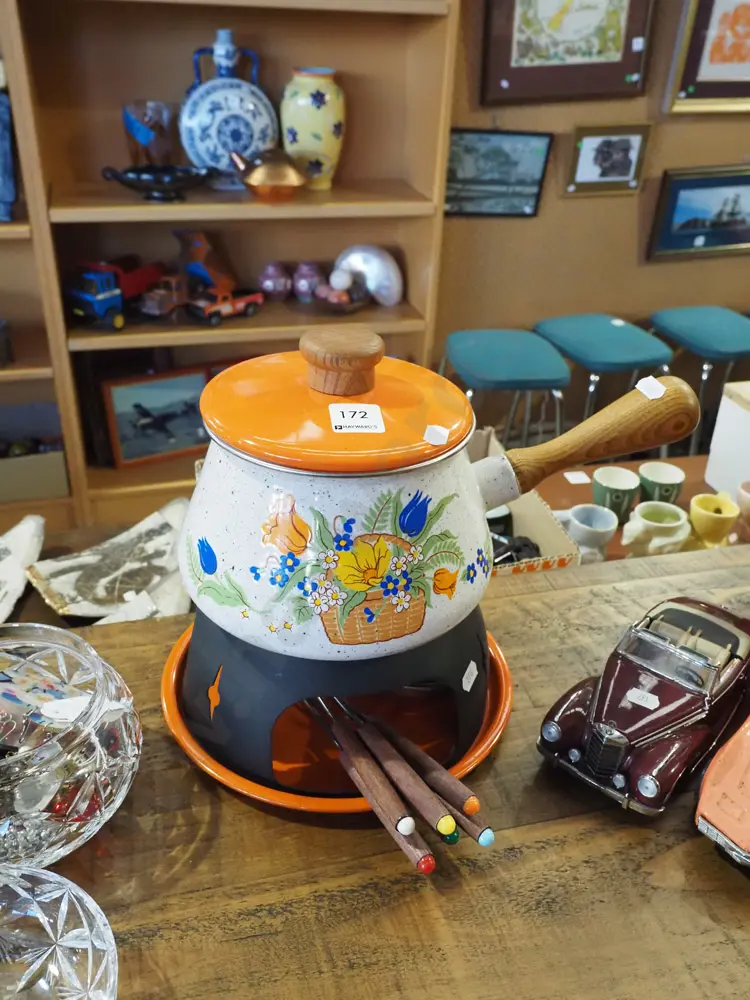 retro enamel fondue set Image 1++