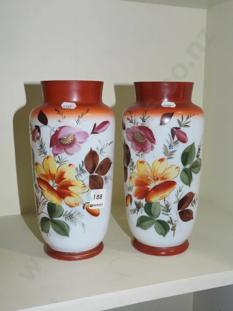 2x hand painted glass vases H225  Image 1++