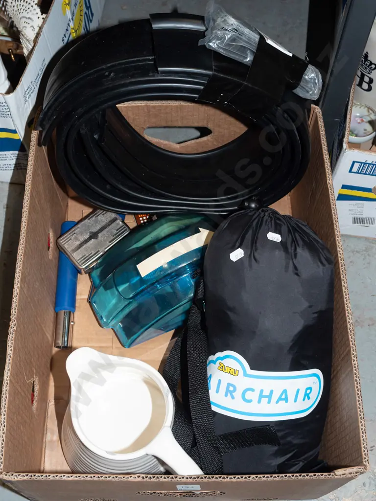 box; wheel arch fender flares, air chair, jug etc Image 1++