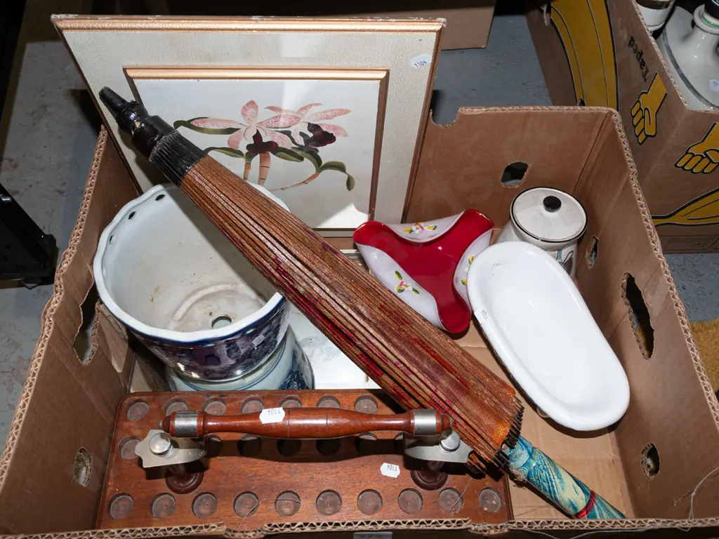 box; orchid print, novelty bath tub, planter etc Image 1++