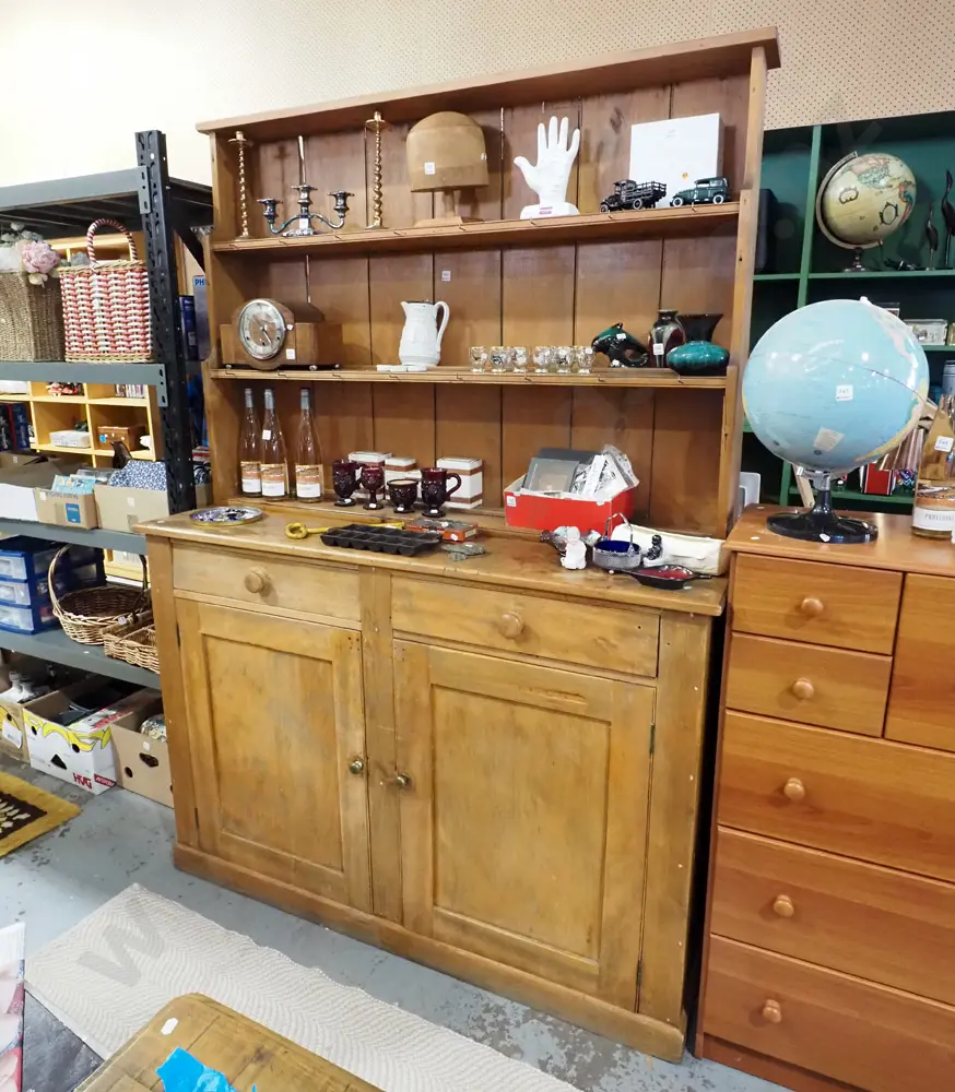 kauri Welsh dresser with 2 doors, 2 drawers, plate rack - some signs of borer Image 1++