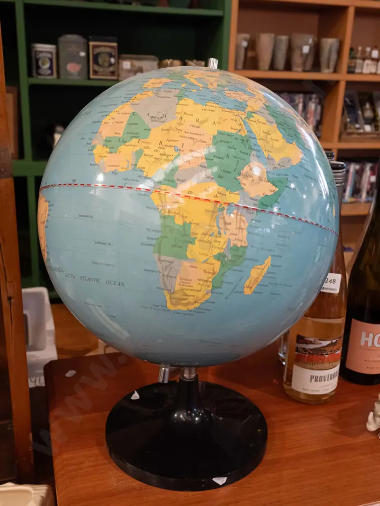 world globe H460 Image 1++