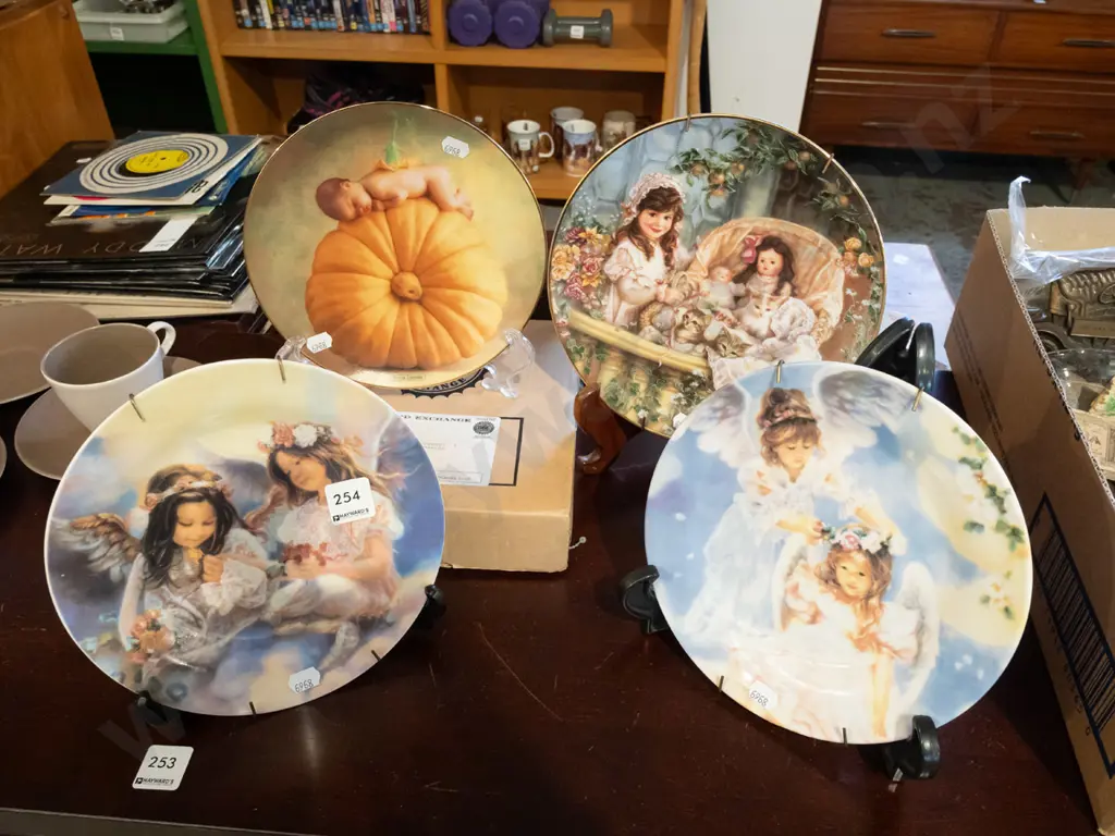 Anne Geddes picture plate, 3x Petite Angel cabinet plates Image 1++