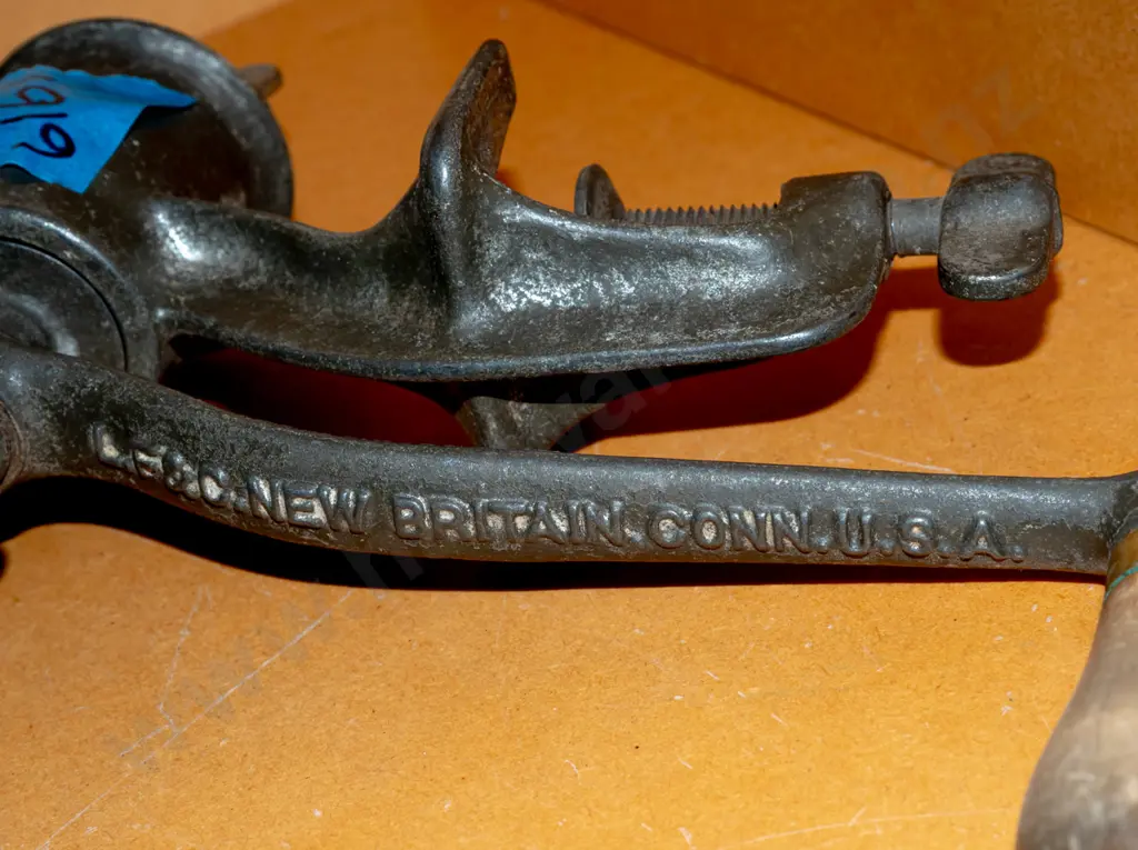vintage LF & C USA bench-mount mincer Image 1++