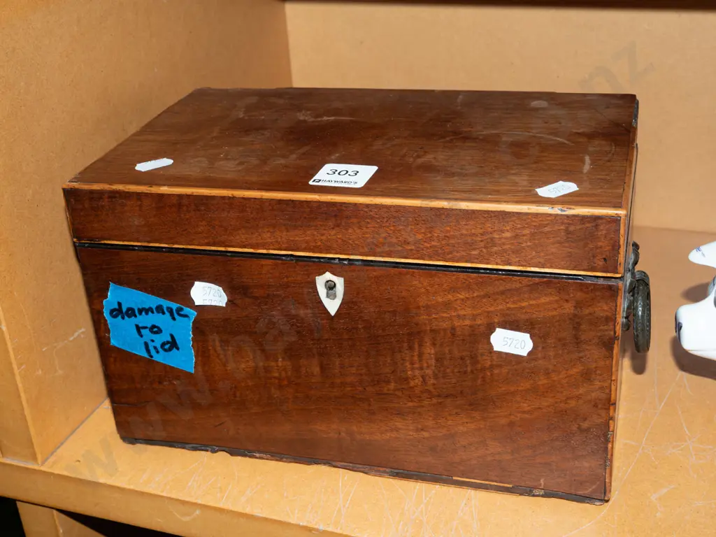 vintage tea caddy - damage to lid, no lock Image 1++