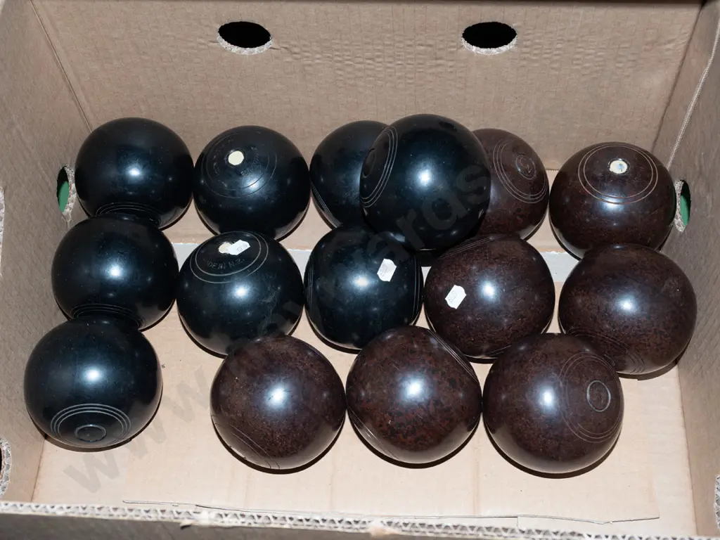 box; indoor bowls Image 1++