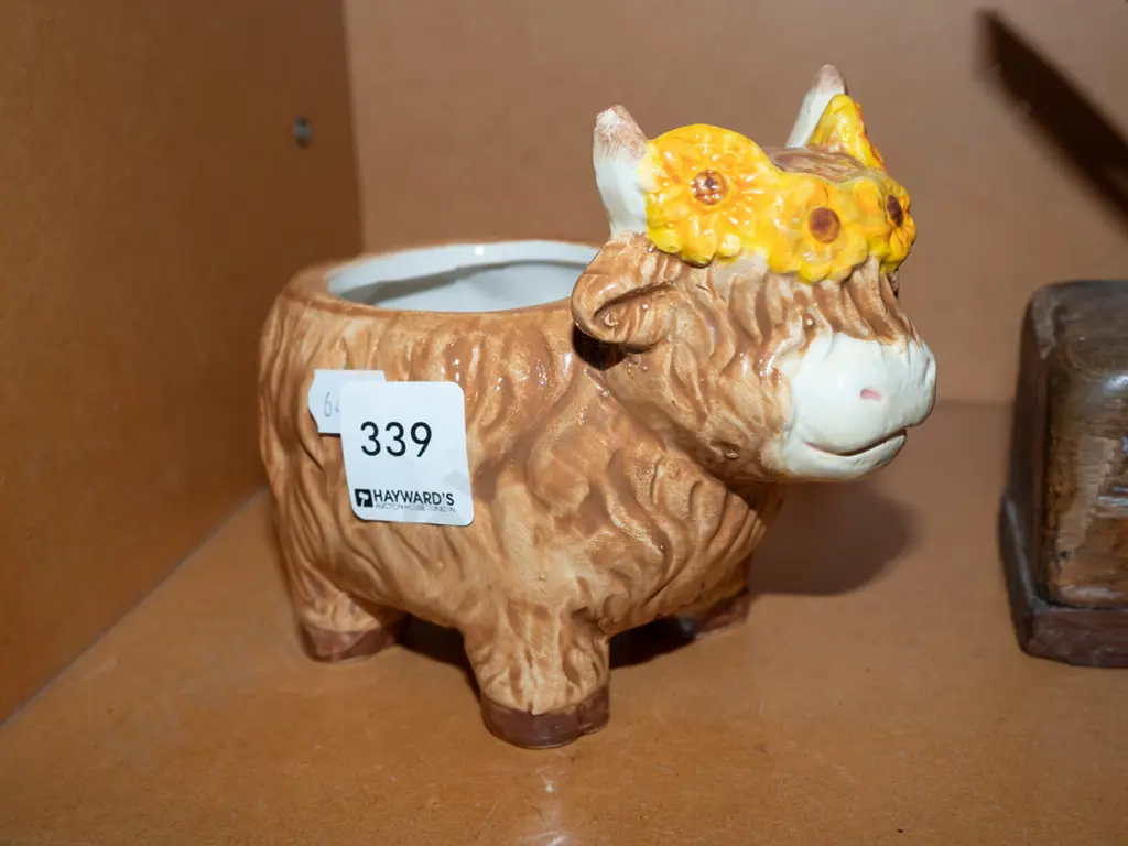 small cow themed jardiniere/planter H115 Image 1++