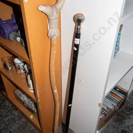 2x walking sticks