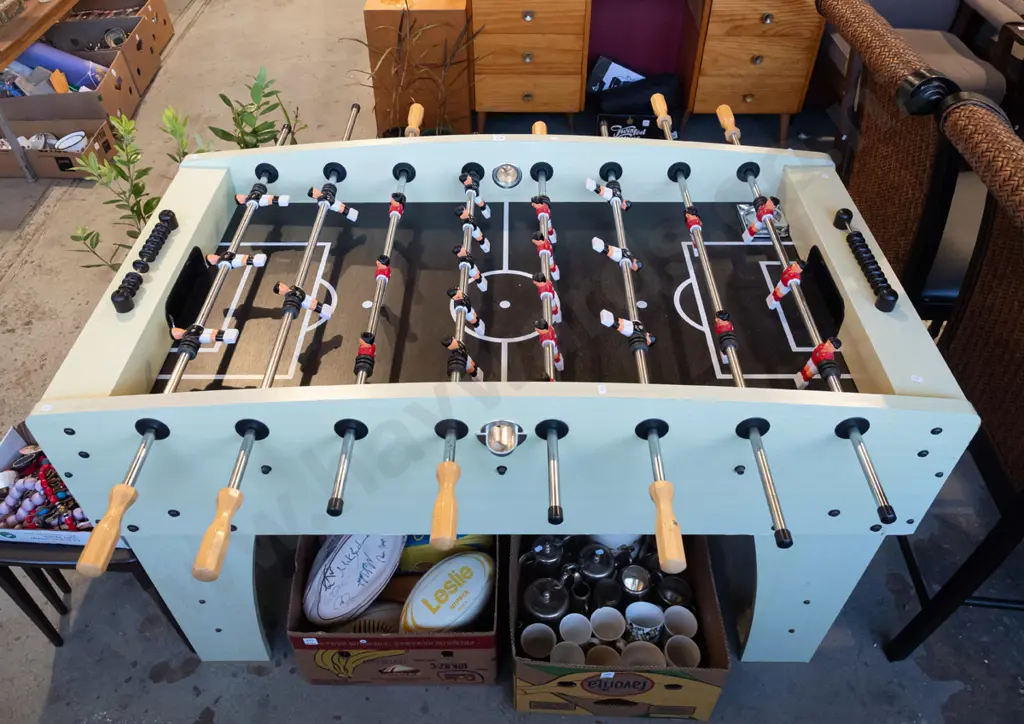 Nood foosball table - balls in office Image 1++