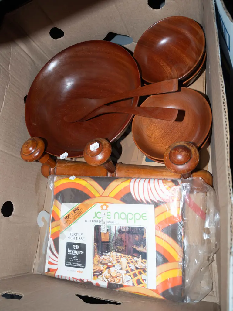 box; wooden bowls, salad servers, retro tablecloth, coat hooks Image 1++