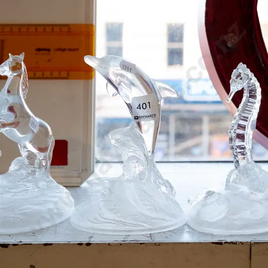 3x glass figurines; horse, dolphin, sea horse Tallest H1160
