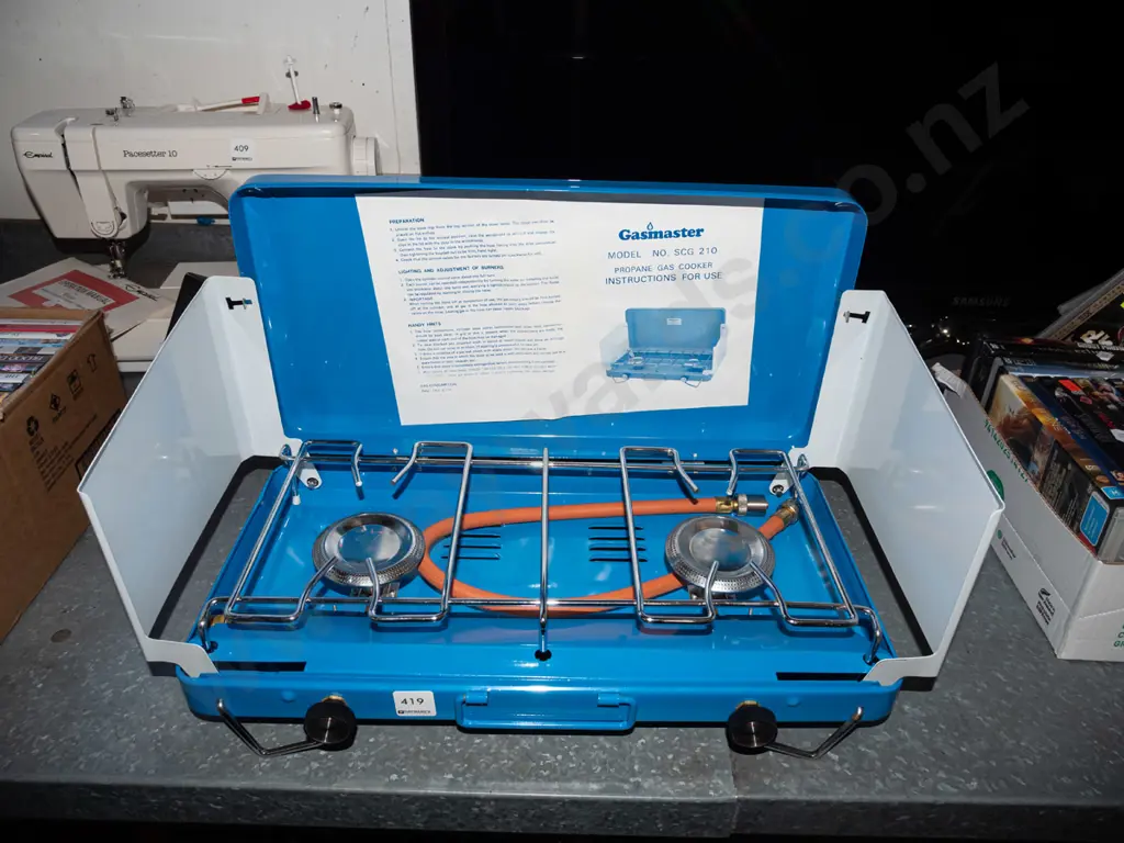 as new Camp Master 2 burner camping stove Image 1++
