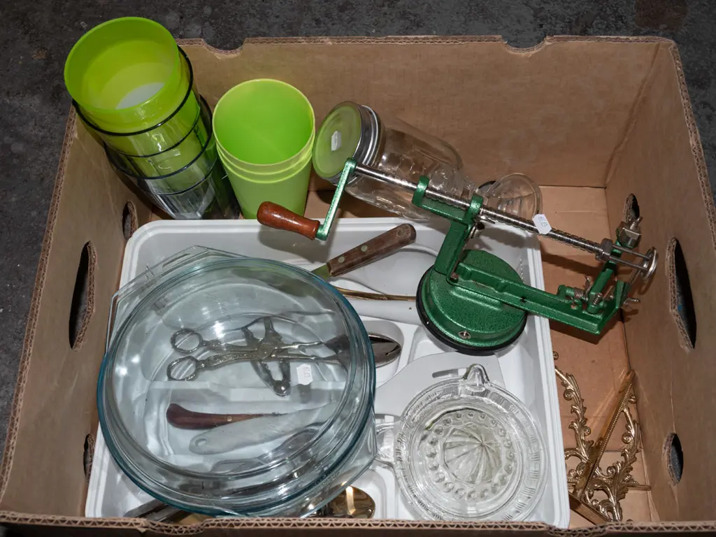 box; cutlery, apple corer/peeler, glass bowls  etc Image 1++