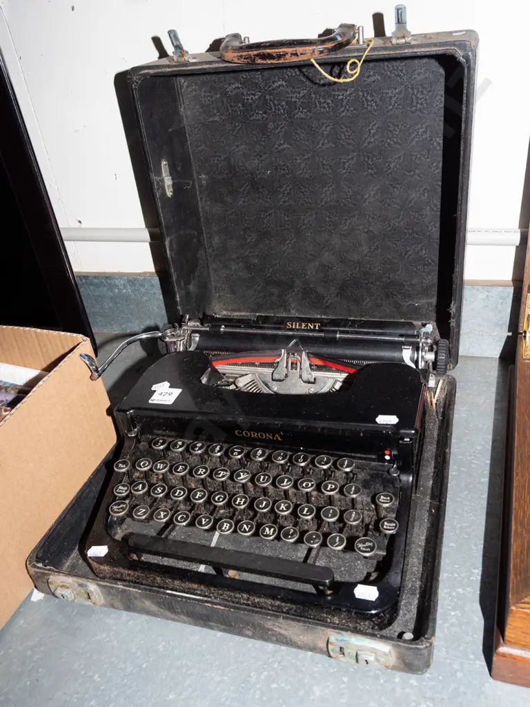 vintage Corona typewriter Image 1++