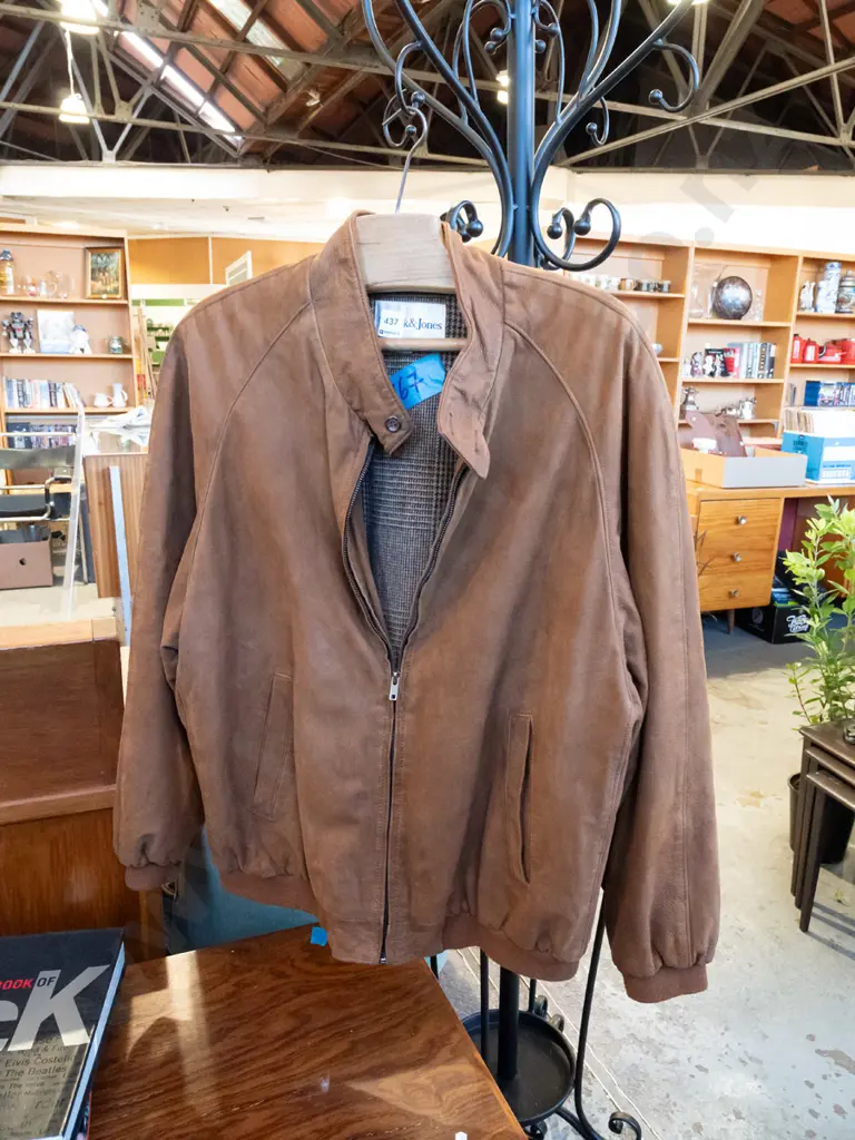 Bullock and Jones brown leather jacket - size Large Image 1++