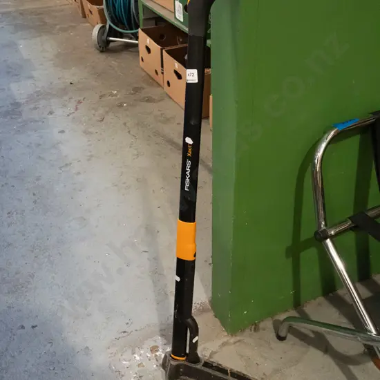 Fiskars Xact lawn weeder