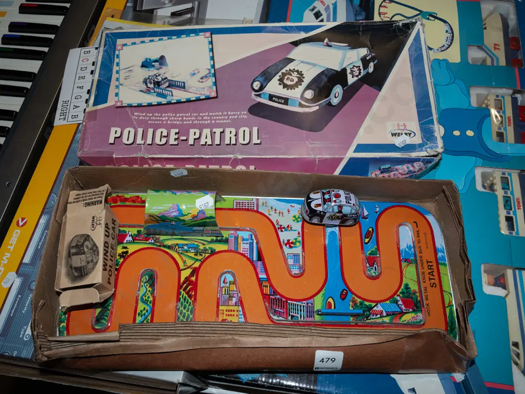 Police Patrol clockwork board game Image 1++