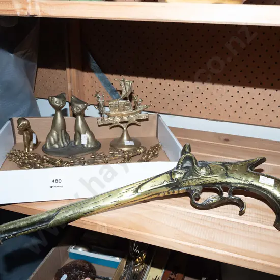 box; brass ware, wall mounted alloy flintlock pistol
