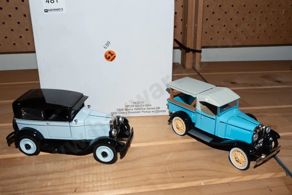 2x diecast model vehicles Image 1++