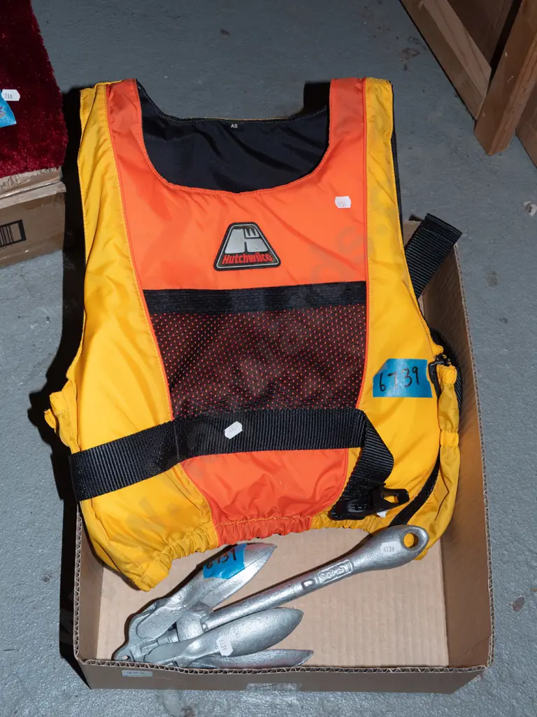 box; boat anchor, life jacket Image 1++
