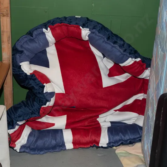 Union Jack dog bed