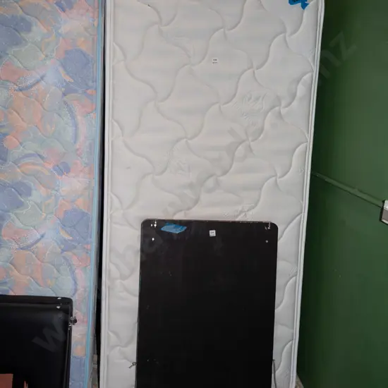 Bedpost Eureka single bed base and mattress