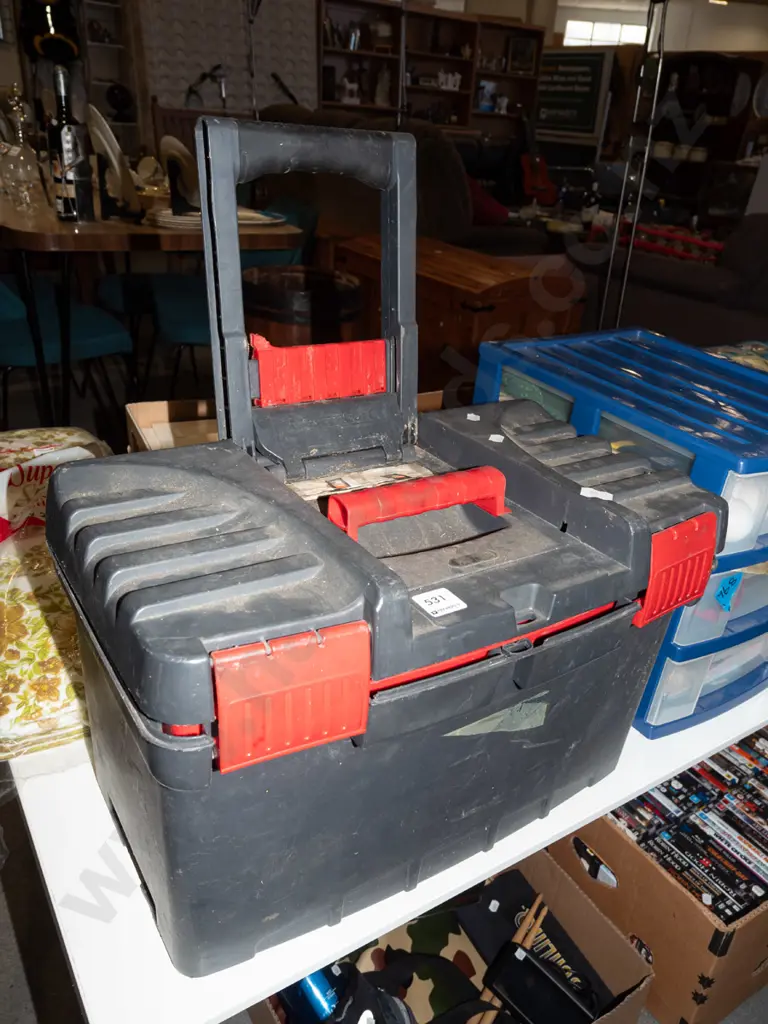Keter tool box Image 1++