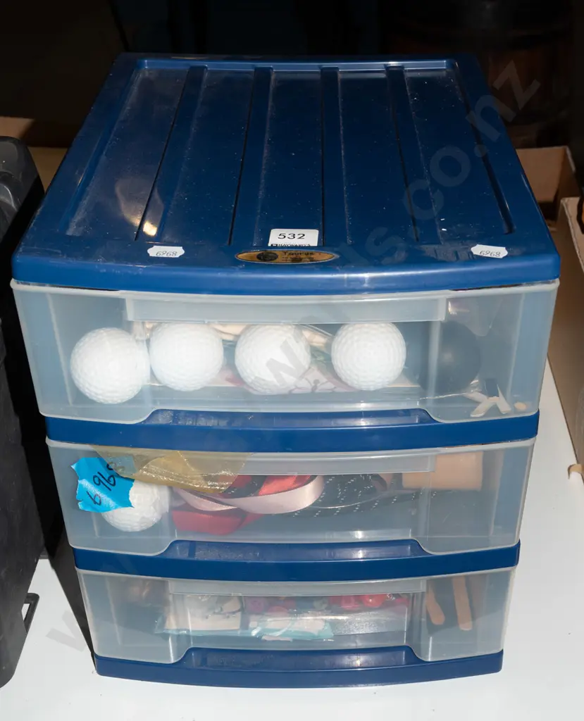 Taurus plastic 3 drawer chest; buttons, strings, beads etc Image 1++