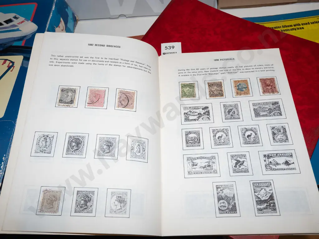 4x stamp albums Image 1++