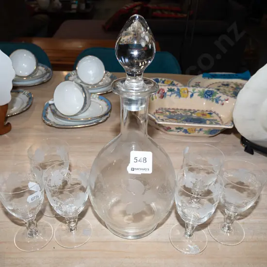 grape etched stoppered decanter and 6 glasses Decanter H290