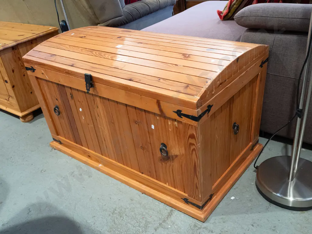 pine barrel top blanket box H580 W1010 D560 Image 1++