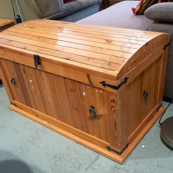pine barrel top blanket box H580 W1010 D560