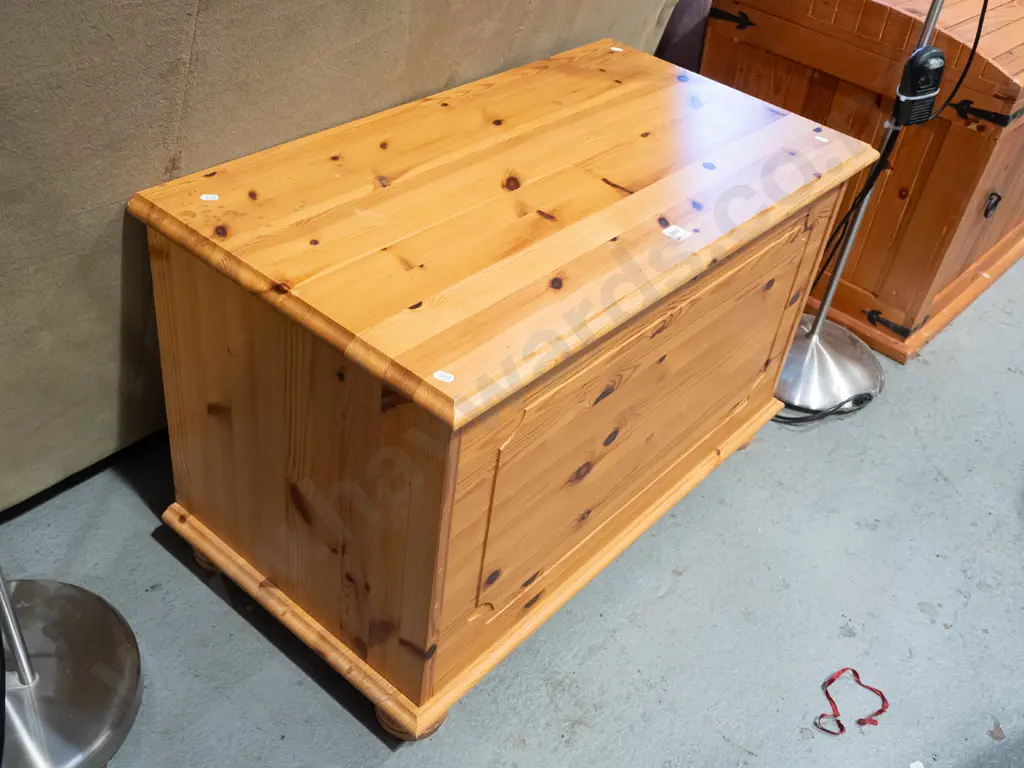 oregon blanket box H530 W830 D450 Image 1++