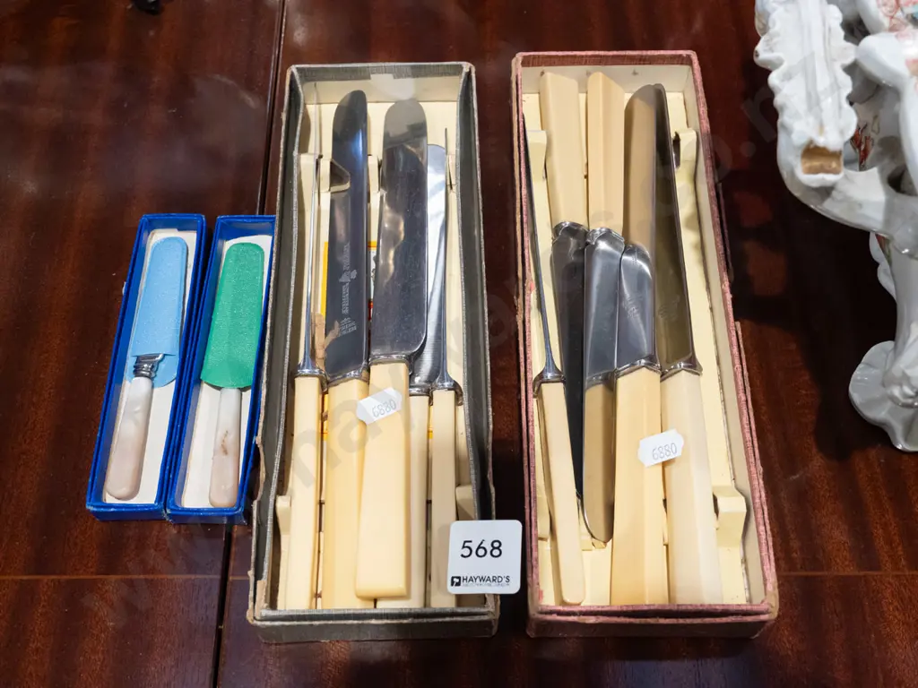 bone handled knives, 2x small fruit knives Image 1++