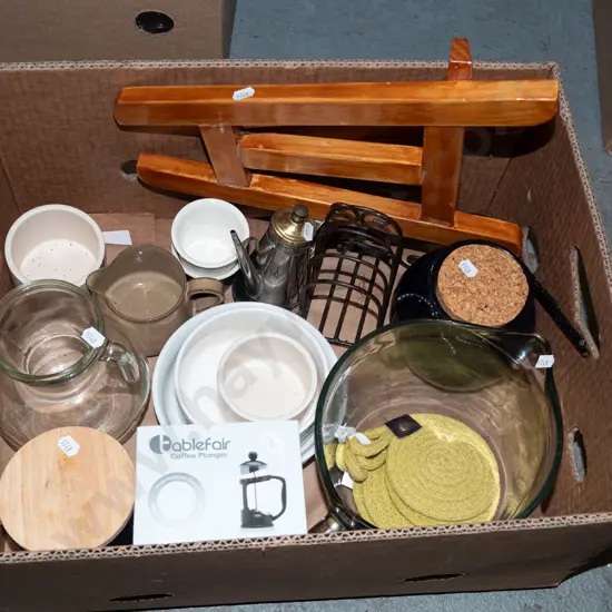 box; cookbook stand, toast rack, measuring jug etc