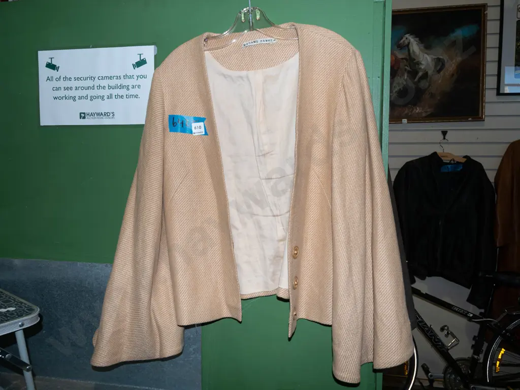 Madame Hawk size 10 ladies jacket Image 1++