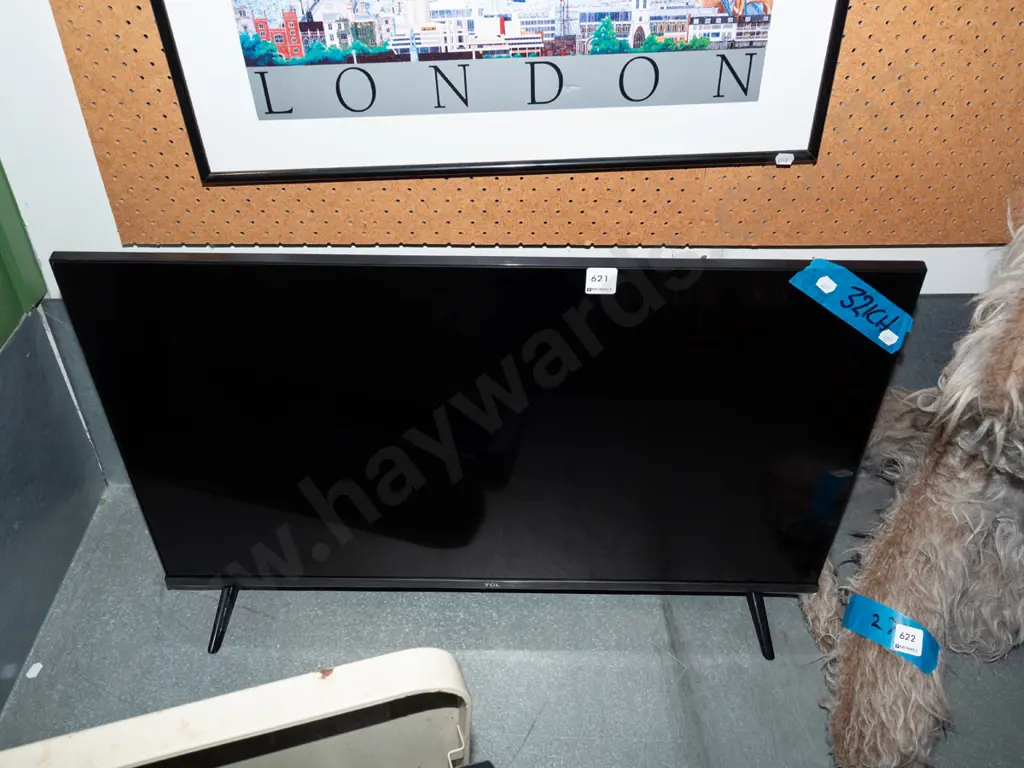 TCL 32" TV Image 1++
