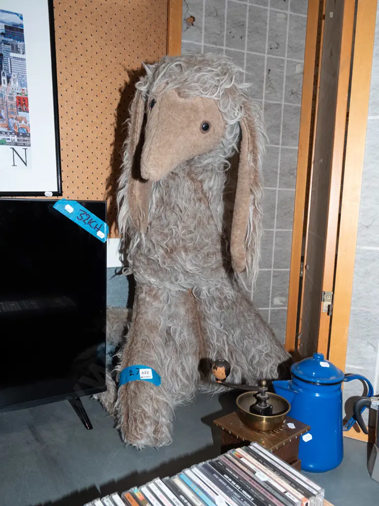 large soft toy dog H740 Image 1++